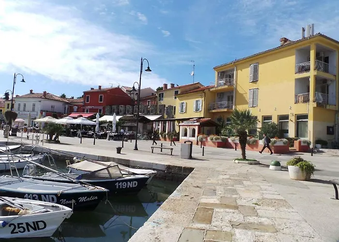 Апартаменты In - Zadar Riviera 7894 *