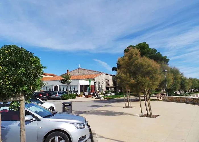 Апартаменты In - Zadar Riviera 7894 *