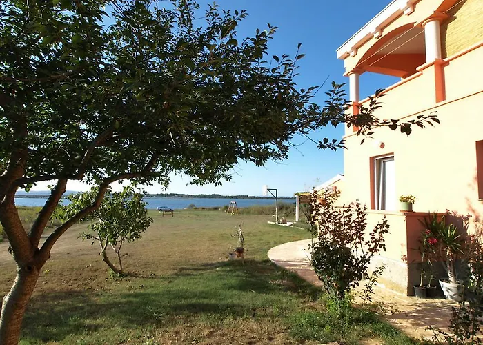 Апартаменты In - Zadar Riviera 7894 *